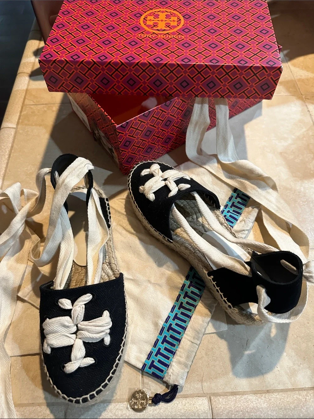 Tory Burch Worn Once in Tory Burch  Box with Duster